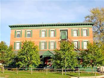 Rogues Harbor Inn Lansing Eksteriør bilde