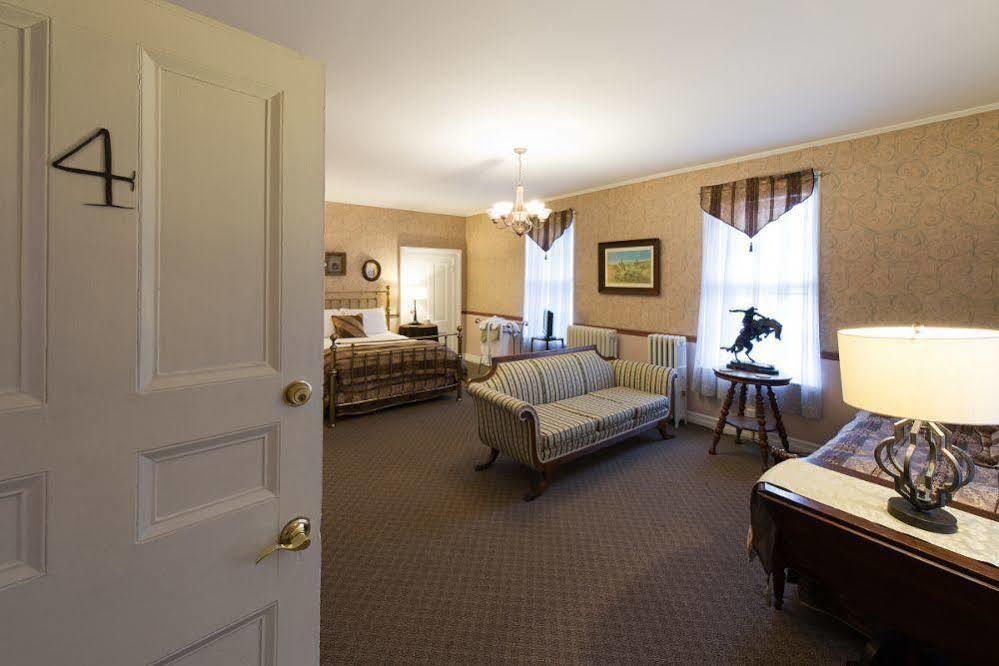 Rogues Harbor Inn Lansing Eksteriør bilde