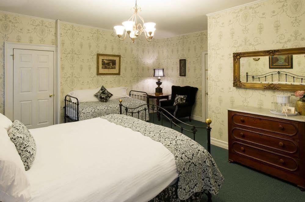 Rogues Harbor Inn Lansing Eksteriør bilde